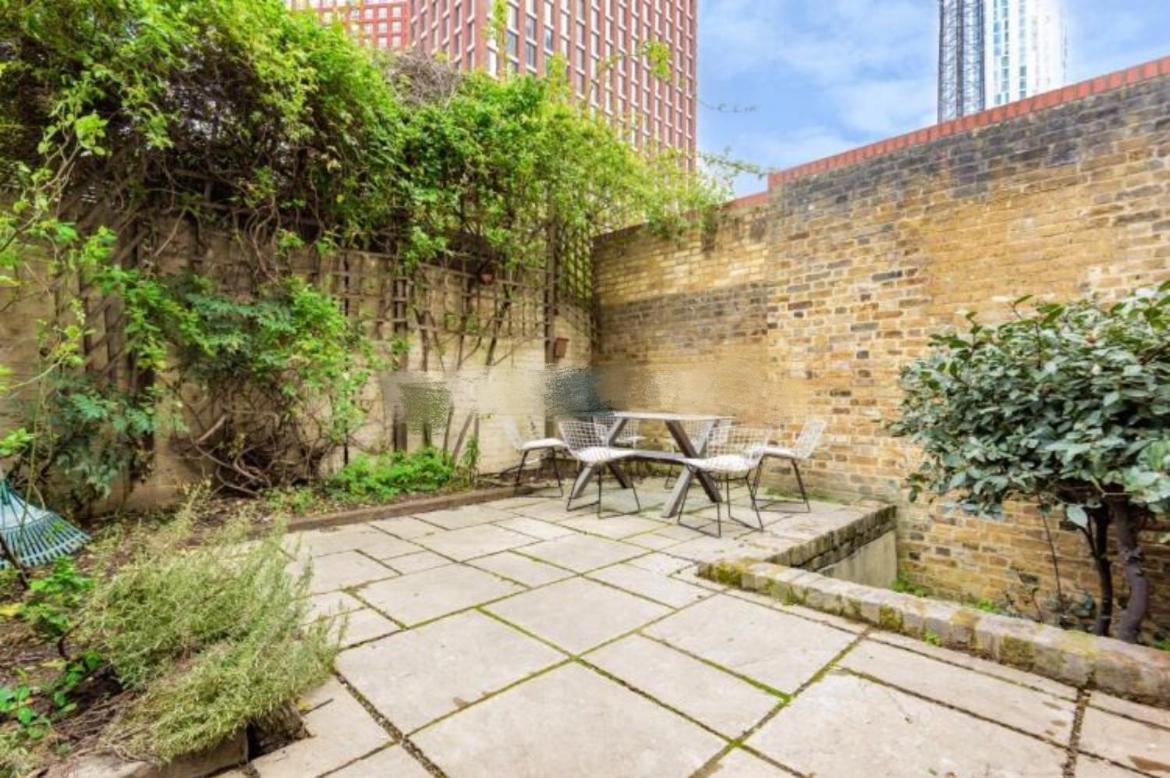 Shared Guest House 5 Mins Walk From Vauxhall And Nine Elms Station With Off-Site Parking Near Us Embassy London Eksteriør bilde